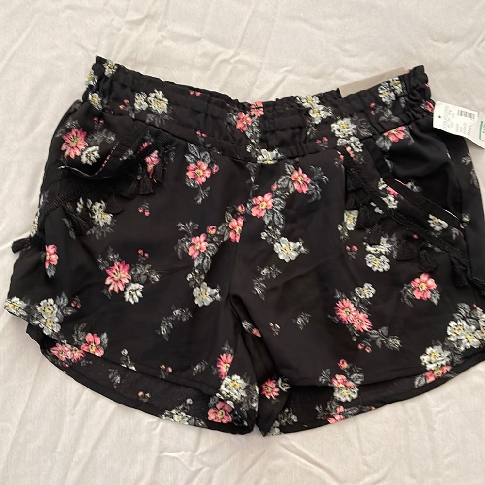 NWT Maurices floral shorts, size small